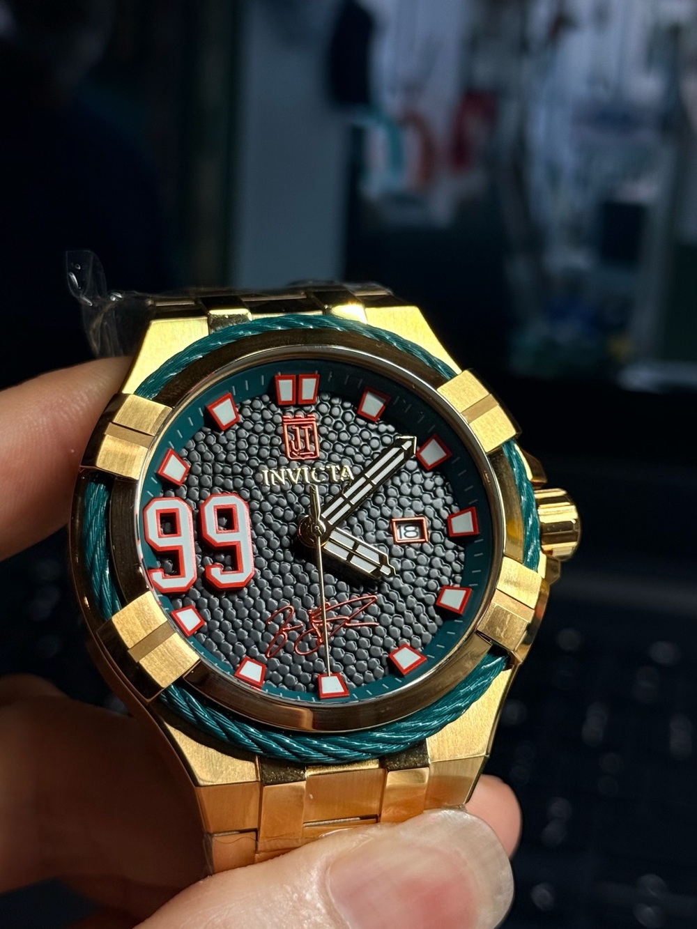Sold ✅ ( It was sold elsewhere )
Invicta Gold Tone Watch with Black Dial